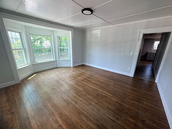 2nd image of 457 Main St APT 3