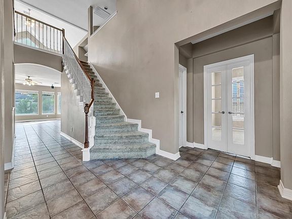 5th image of 22618 Sierra Lake Ct