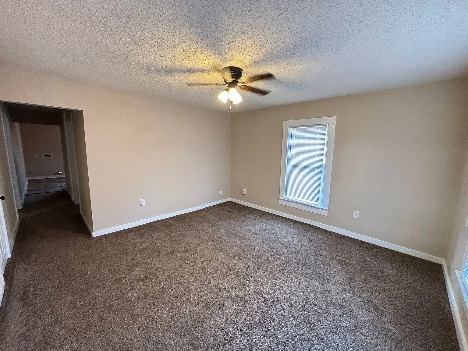 5009 W 55th St — Photo 3