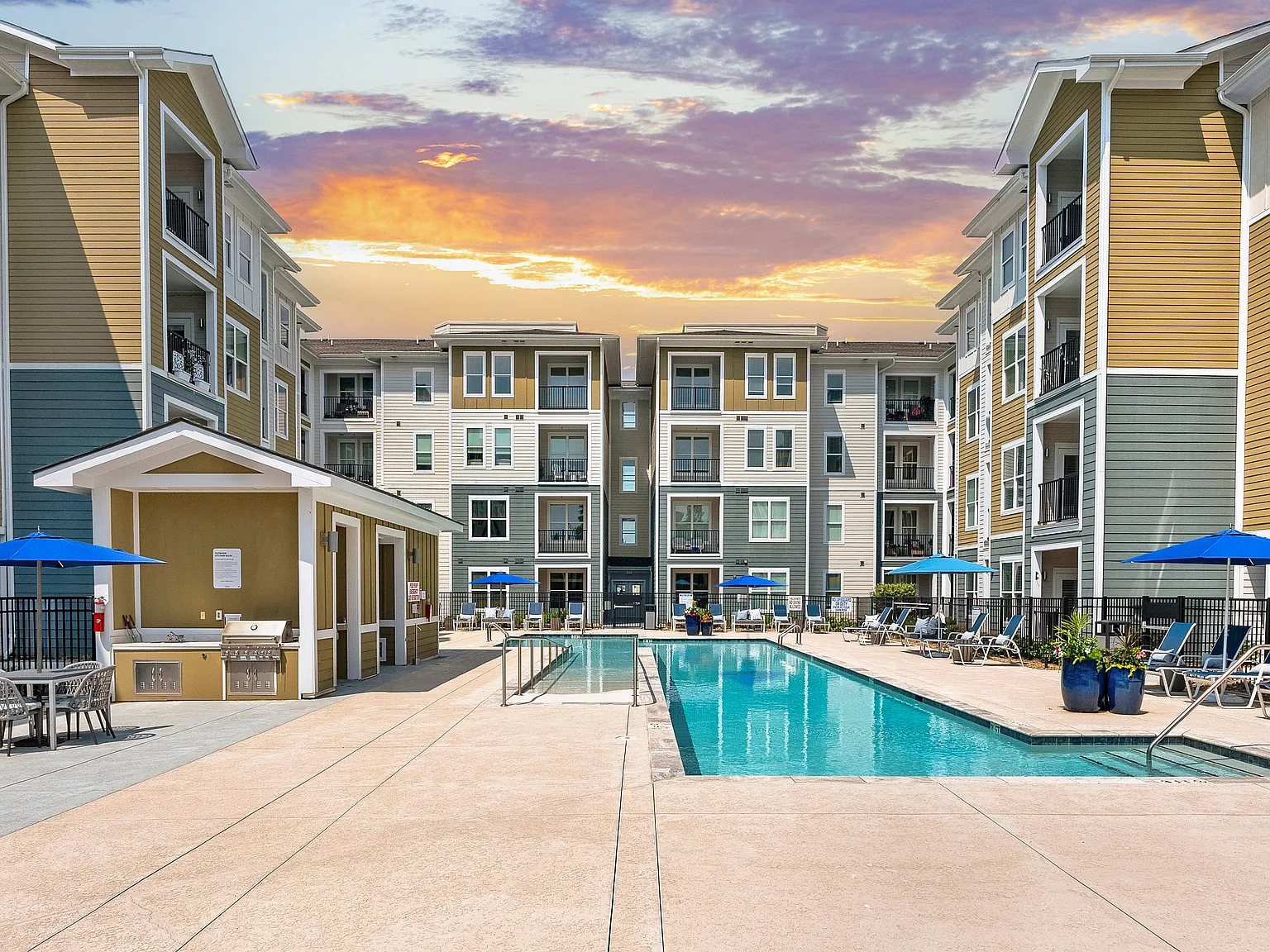Rosalia Verdae - 55+ Active Adult Apartment Homes — Photo 2