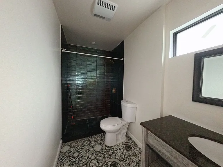 6607 N. Figueroa St. — Photo 20