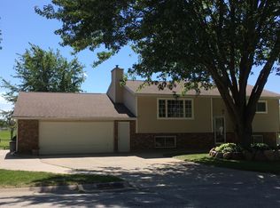 122 Michelle Dr, Hudson, IA 50643