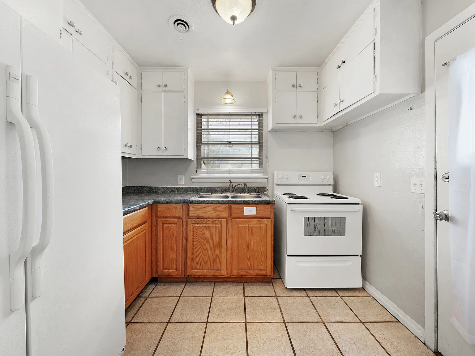 Studio, 600 sqft, $550 — Photo 4