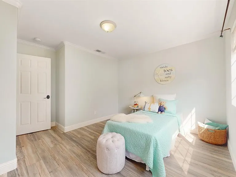 1212 Windermere Ave — Photo 15