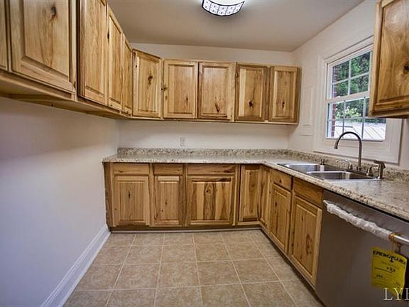 4th image of 123 Cloverdale Dr