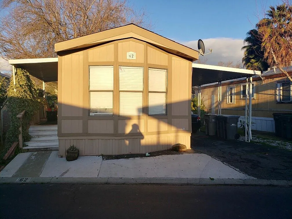 1050 W Capitol Ave Spc 62 photo 1
