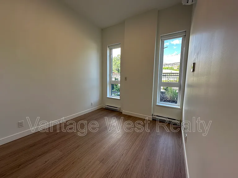 1381 Belaire Ave #Townhouse 3 — Photo 16