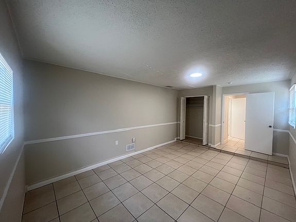 4th image of 4011 Rockefeller Ave
