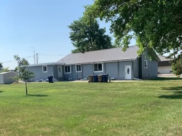 520 9th St SE, 520 9th St SE #4, Watertown, SD 57201