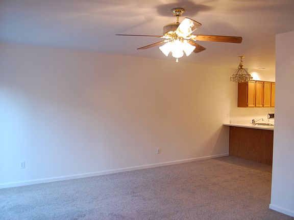 5th image of 936 Parker Dr