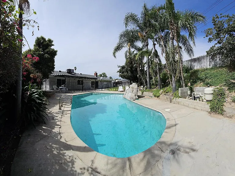 2272 Toluca Dr — Photo 39
