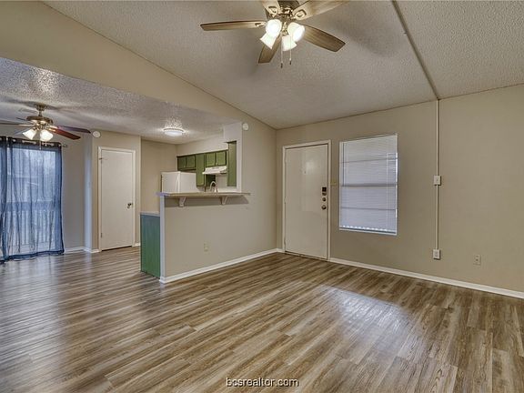 4th image of 717 Wellesley Ct APT B
