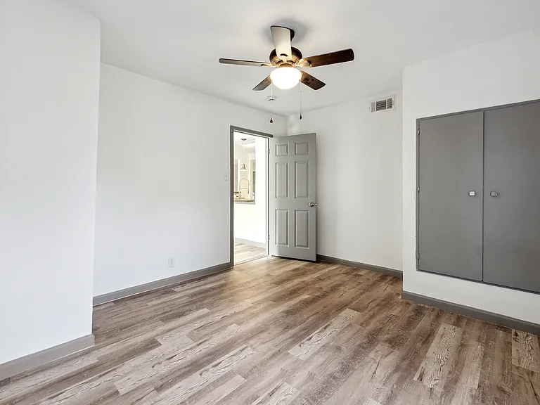843 Zachry Dr — Photo 28