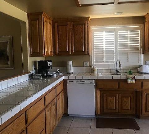 4th image of 18330 Lakeview Dr