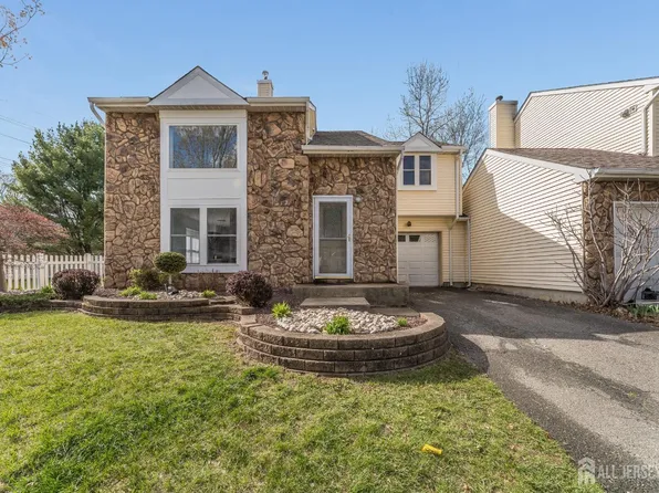 1 Jason St, Dayton, NJ 08810