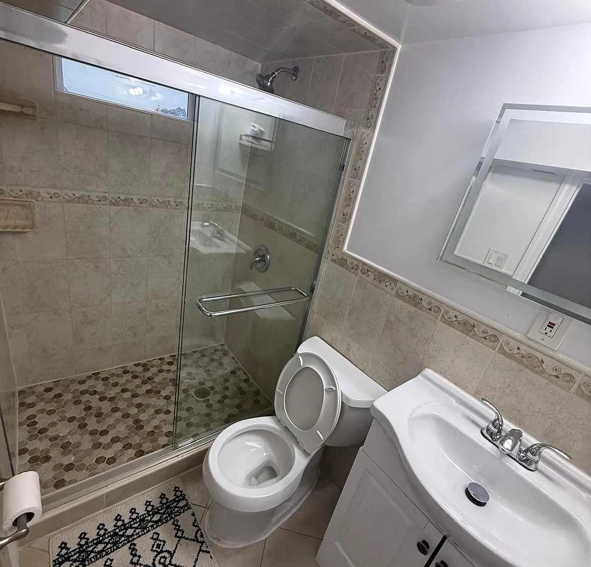 2 bed, 880 sqft, $2,100 — Photo 4