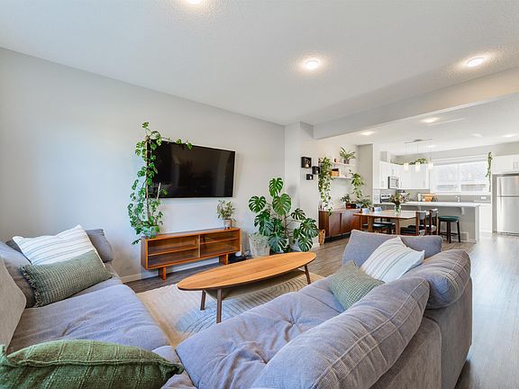4th image of 2617 Maple Way NW