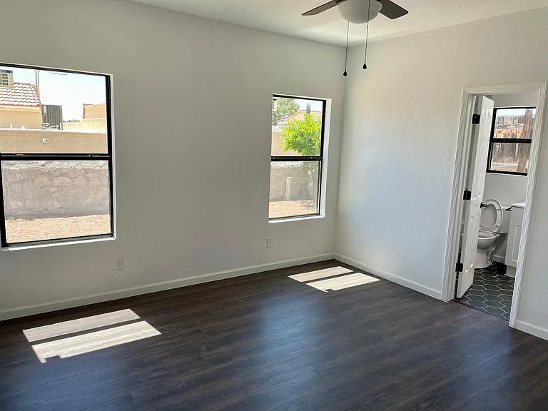 3531 Venus St — Photo 9