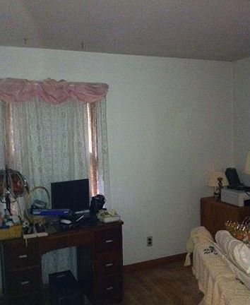 5th image of 2112 Hollywood St NE