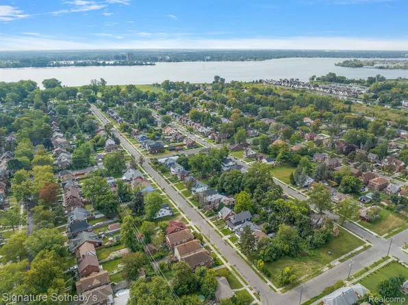 349 Newport St, Detroit, MI 48215