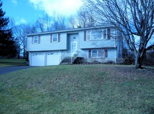 9 Hemlock Rd, Prospect, CT 06712