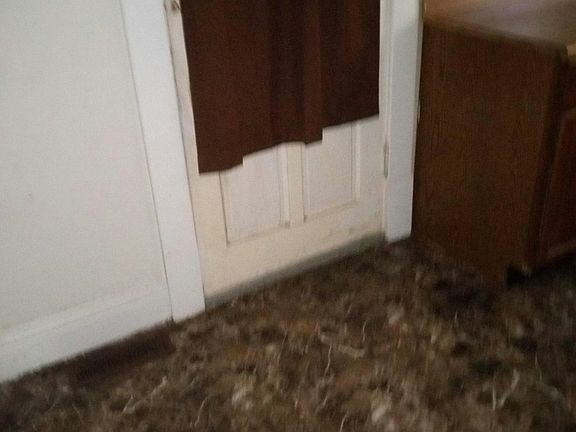 5th image of 205 E 5th St
