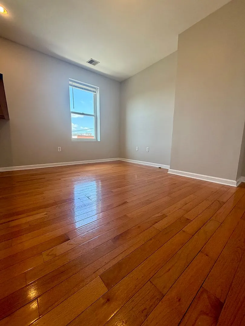 Stunning 1-Bed/1-Bath Apartment with Private Roof Deck and Parking Spot! Available NOW! — Photo 4