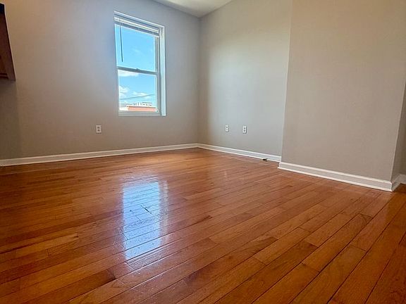 4th image of 2725 E Lehigh Ave APT 3