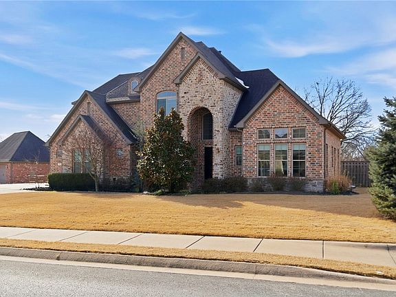2nd image of 600 Tall Oaks Ct