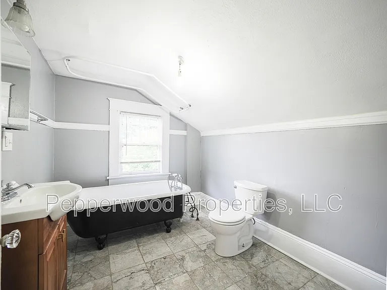 318 Hydrick St — Photo 16