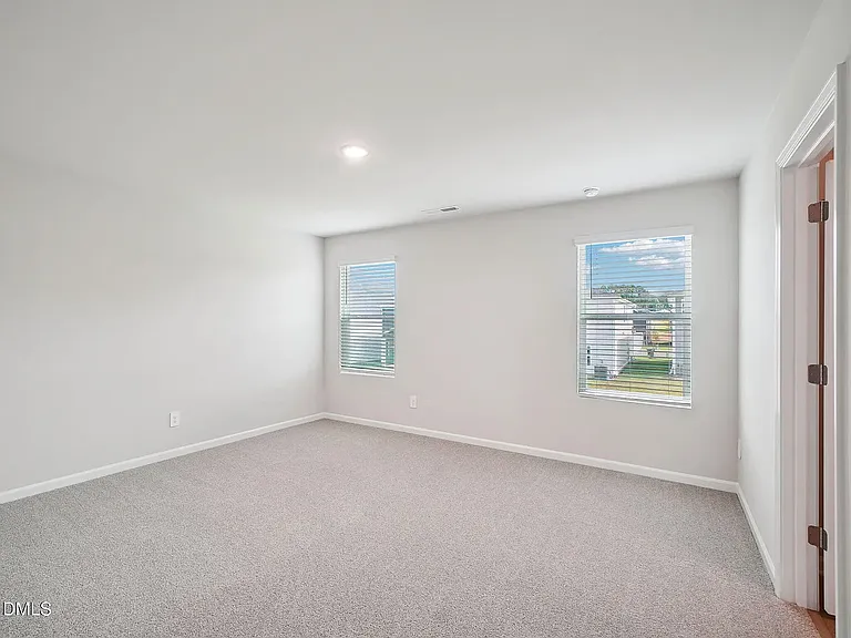 1040 Saint Lawrence Dr — Photo 18