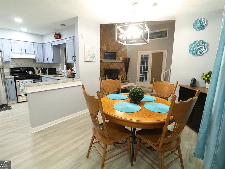 933 Ohara Dr — Photo 18