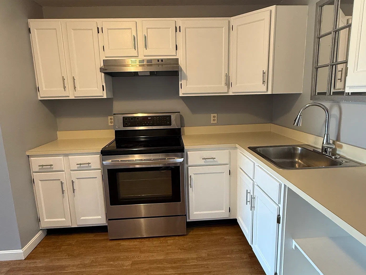 2 bed, 662 sqft, $1,750 — Photo 2