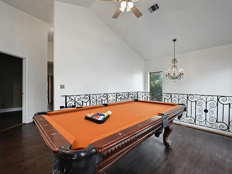 2829 San Gabriel St — Photo 14
