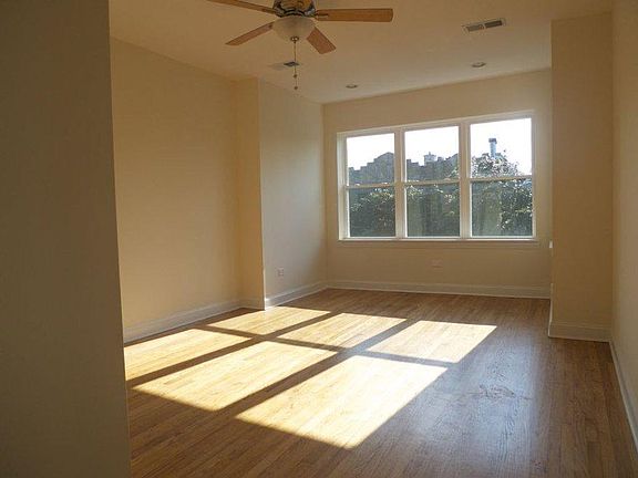 3rd image of 2649 N Fairfield Ave #3