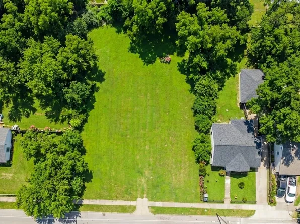 4305 Falls Dr, Dallas, TX 75211