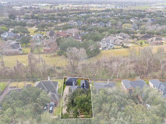 3rd image of 2718 Five Oaks Drive