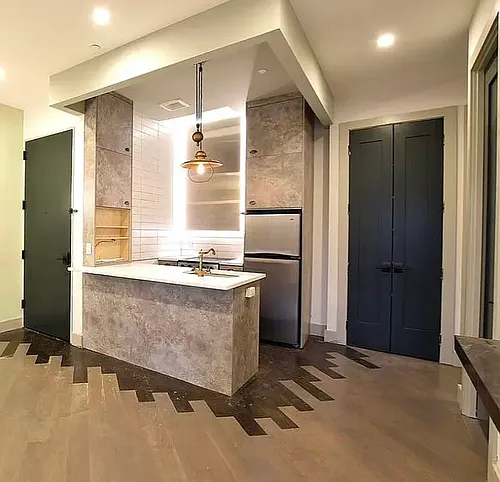 102 Scholes St #2F Photo 1