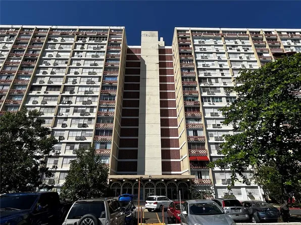 Calle Nevarez El Cinco Ward #F, San Juan, PR 00924