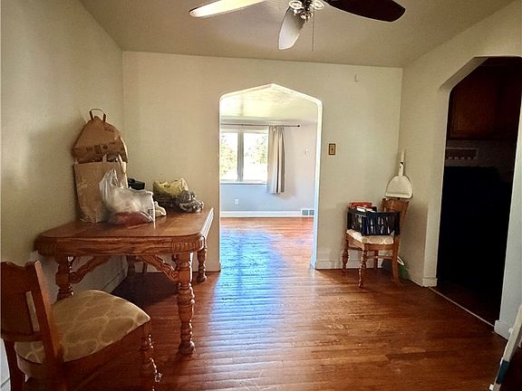 5th image of 271 Kohen St