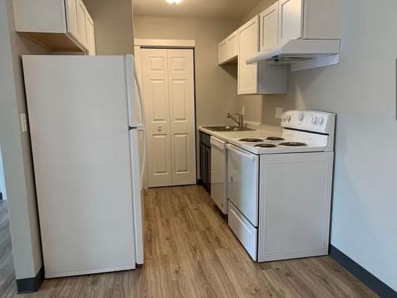4th image of 700 11th St NW APT 8