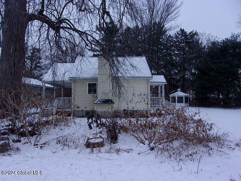 3rd image of 6 Bradley Avenue