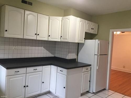 3rd image of 1461 W Edgewater Ave APT 3