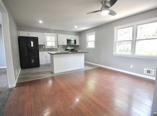 401 Farnham Ave FLOOR 2, Lodi, NJ 07644