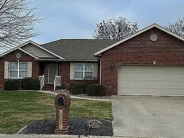 1051 N 9th St, Breese, IL 62230