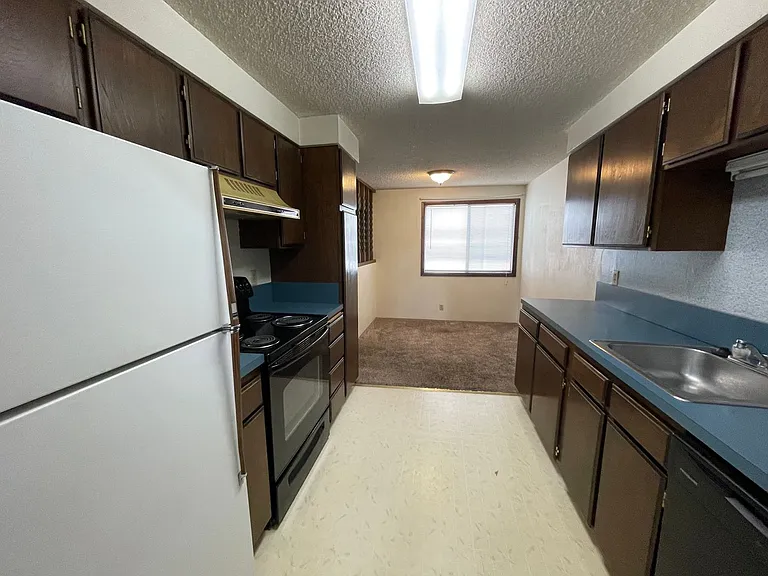 27 NW Mountain View Dr — Photo 7
