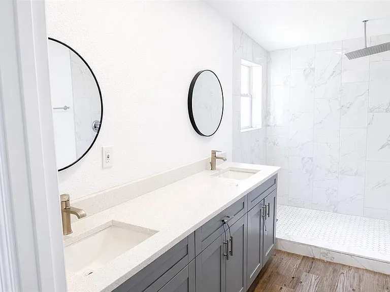 10121 Evanston Ln — Photo 6