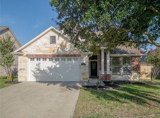 3904 Devrne Dr, College Station, TX 77845