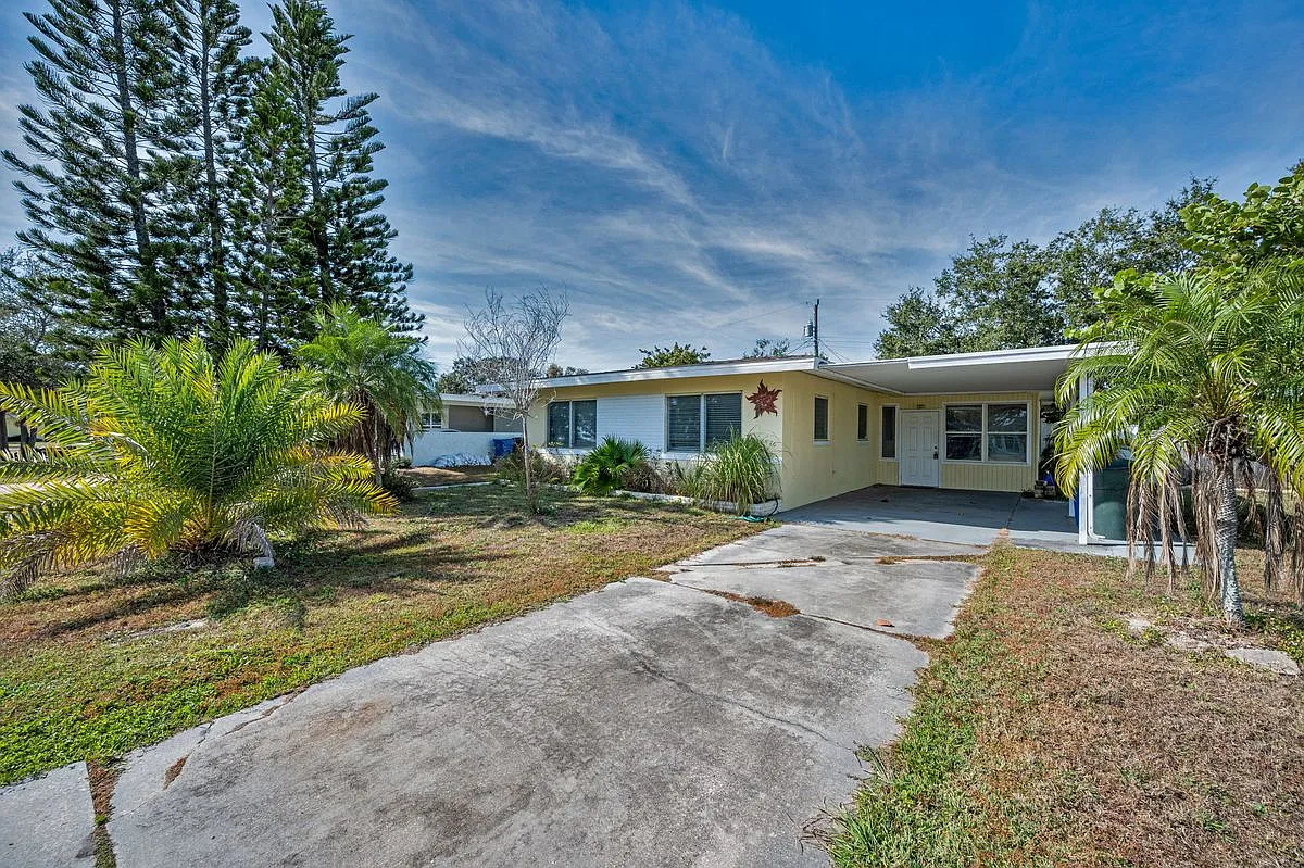 3 bed, 2.0 bath, 1216 sqft, $2,250 — Photo 1