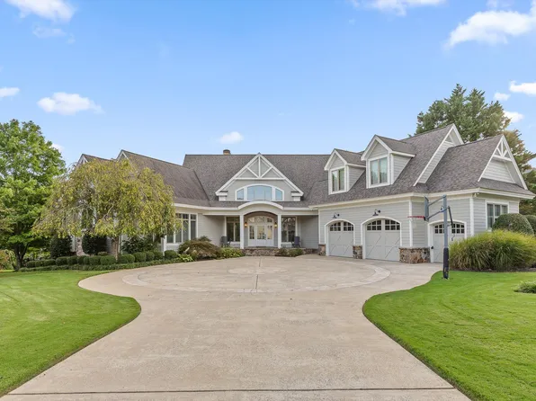 589 Magnolia Vale Dr, Chattanooga, TN 37419